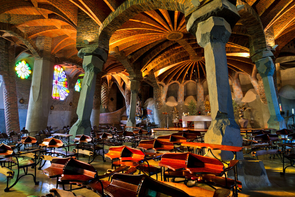 Barcelona Ausflüge: die sogenannte Krypta von Gaudí in der Colonia Güell.