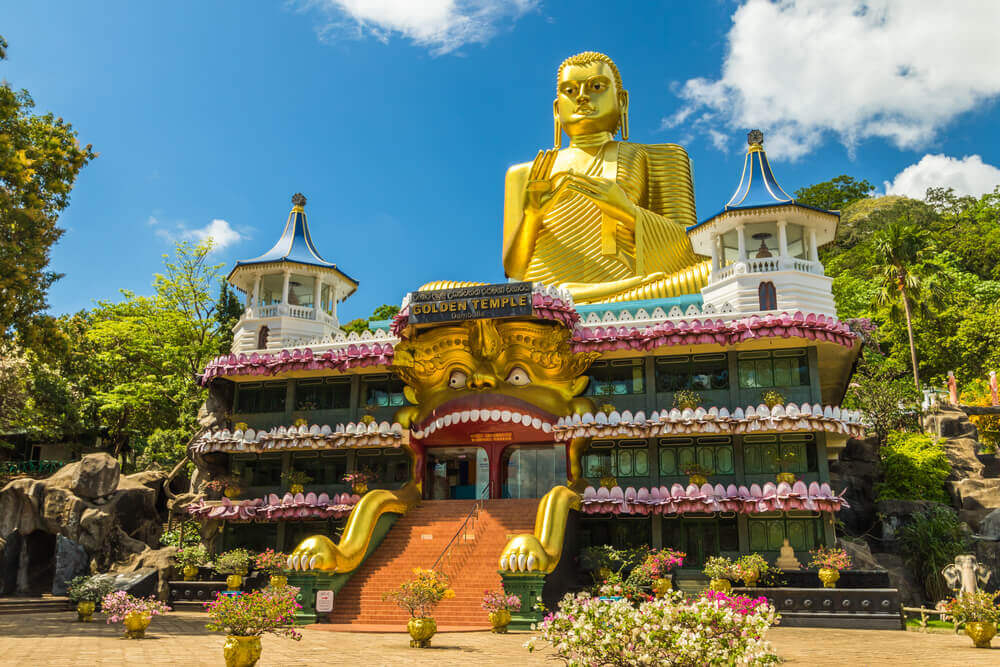 Sri Lanka: The facade of the Golden Temple in Dembulla 
