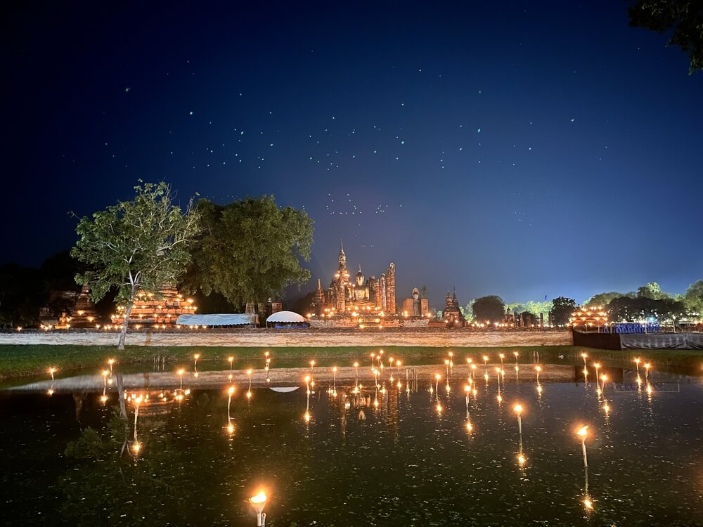          Die beste Reisezeit für Thailand: das Loy Krathong-Fest findet am Ende der Regenzeit statt.