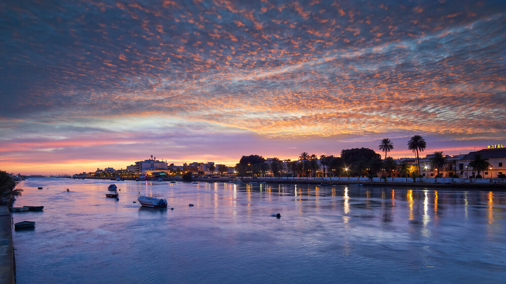 Mündung des Guadalete in Puerto de Santa María, wo Kolumbus' Reisen geplant wurden