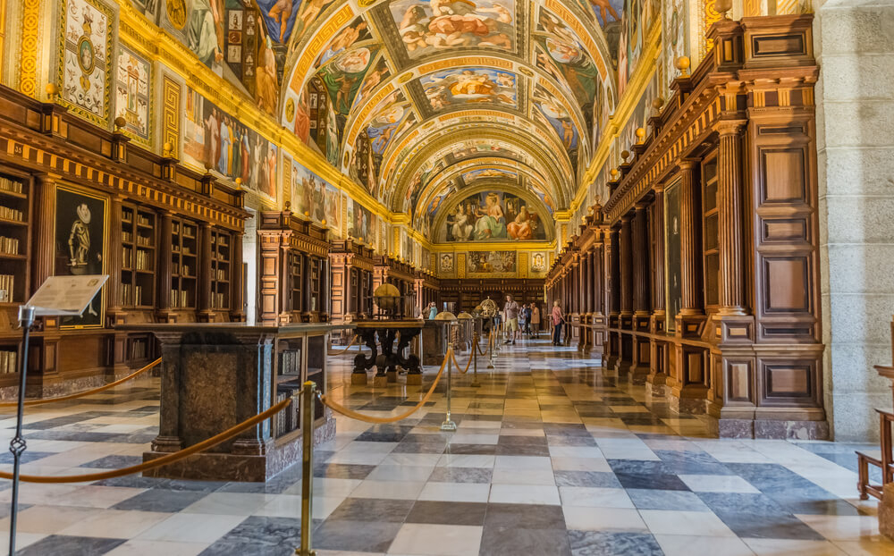 Die schönsten Bibliotheken der Welt: Deckenfresken der Bibliothek von San Lorenzo de El Escorial.