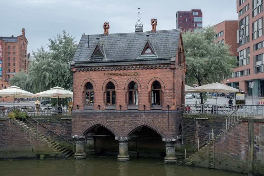  Das alte Fleetschlösschen in der Hamburger Speicherstadt