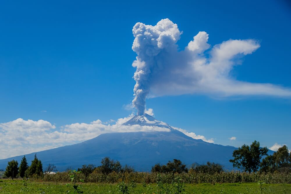 Der aktive Vulkan Popocatépetl im Hochland von Mexiko.