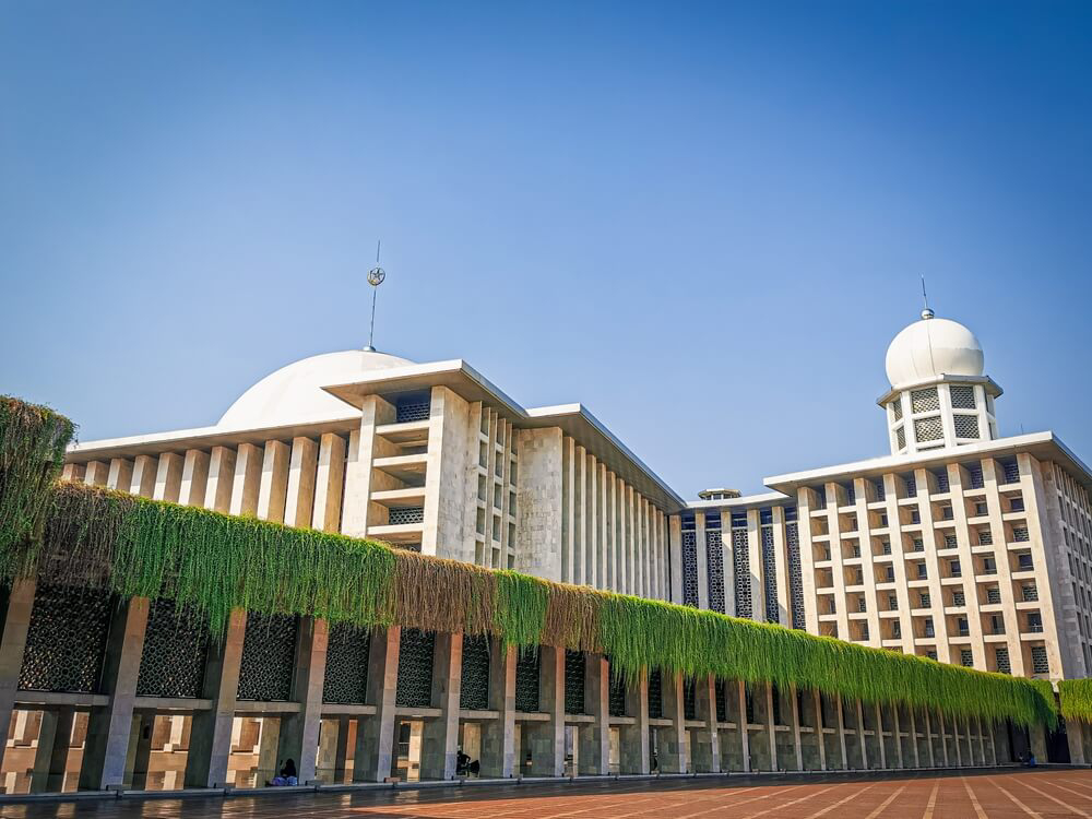 Die moderne Istiqlal-Moschee in Jakarta, die größte Moschee Südostasiens