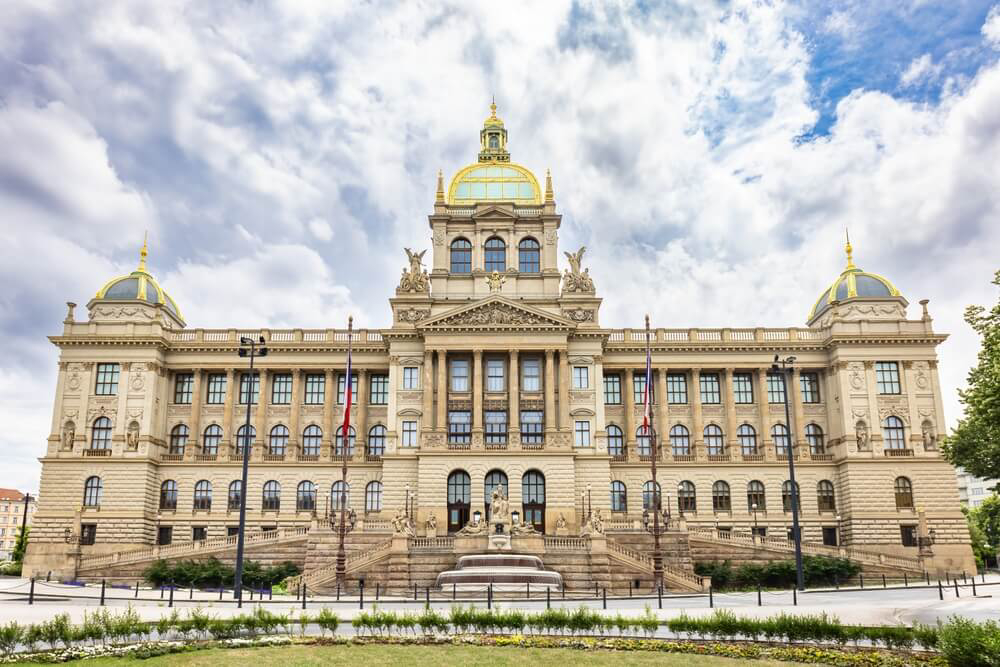 Hauptgebäude des Tschechischen Nationalmuseums in Prag