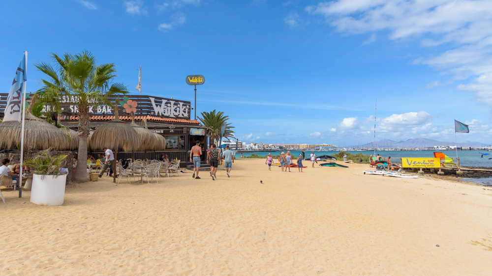 Nightlife in Fuerteventura: Waikiki Beach Club in Corralejo, seen from the sand