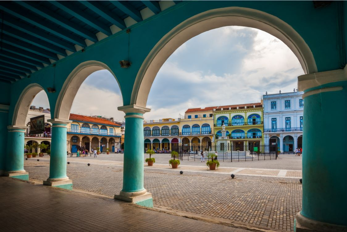 pin-and-travel-viaje-a-cuba-plaza-nueva-la-habana