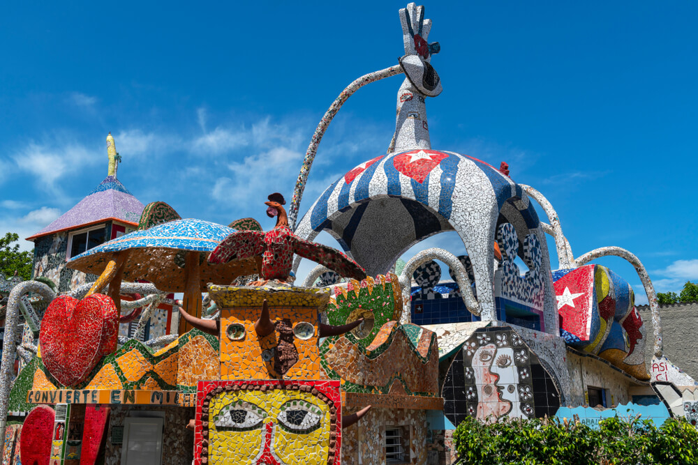 Jaimanitas: A mosaic skyline of colourful buildings 