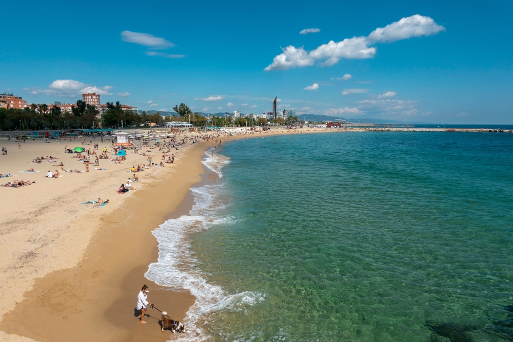 Relaxing things to do in Barcelona: the sea and sand on quieter Nova Icària beach