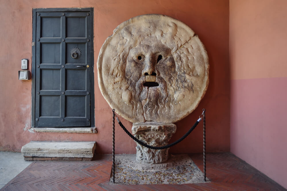 Rome in 3 days: the huge marble mask of Bocca della Verita