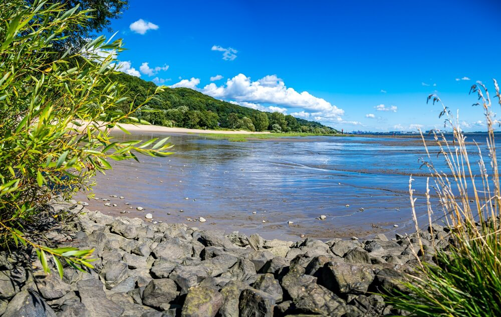Aktivitäten in Hamburg: Strand an der Elbe.