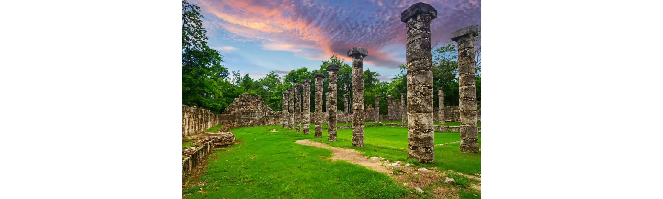 Tagundnachtgleiche Chichén Itzá: die Maya-Stätte aus der Luft gesehen.