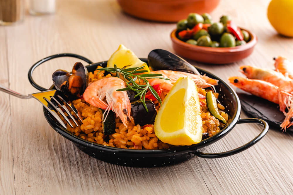 Paella tapa, fruits de mer, cuisine espagnole typique