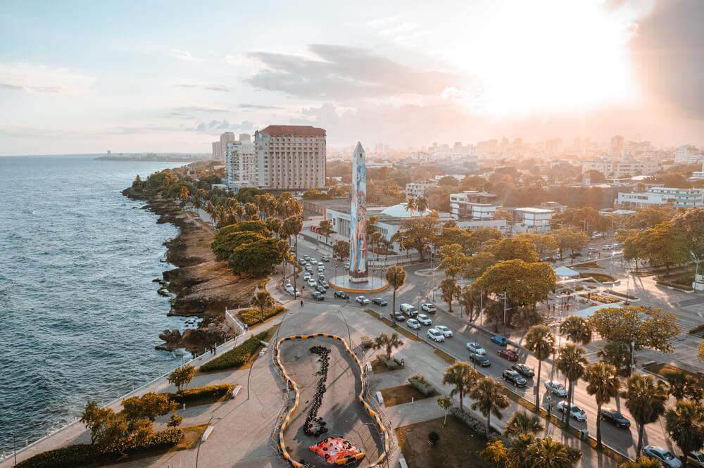 Famous places in Santo Domingo include the obelisk.
