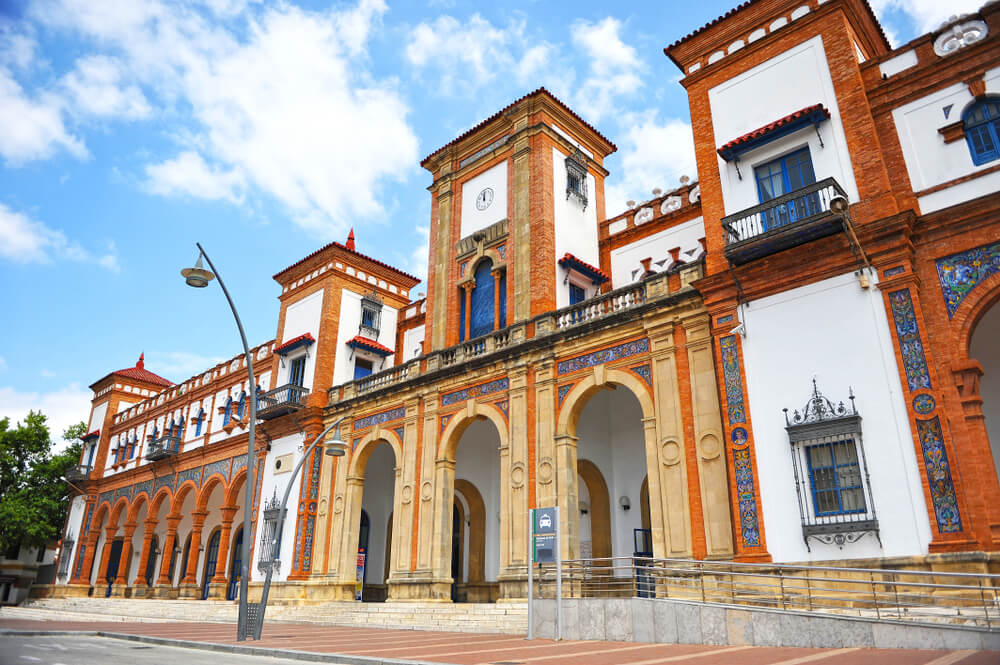 Jerez Train Station: The facade of Jerez’s station with arches and mosaics
