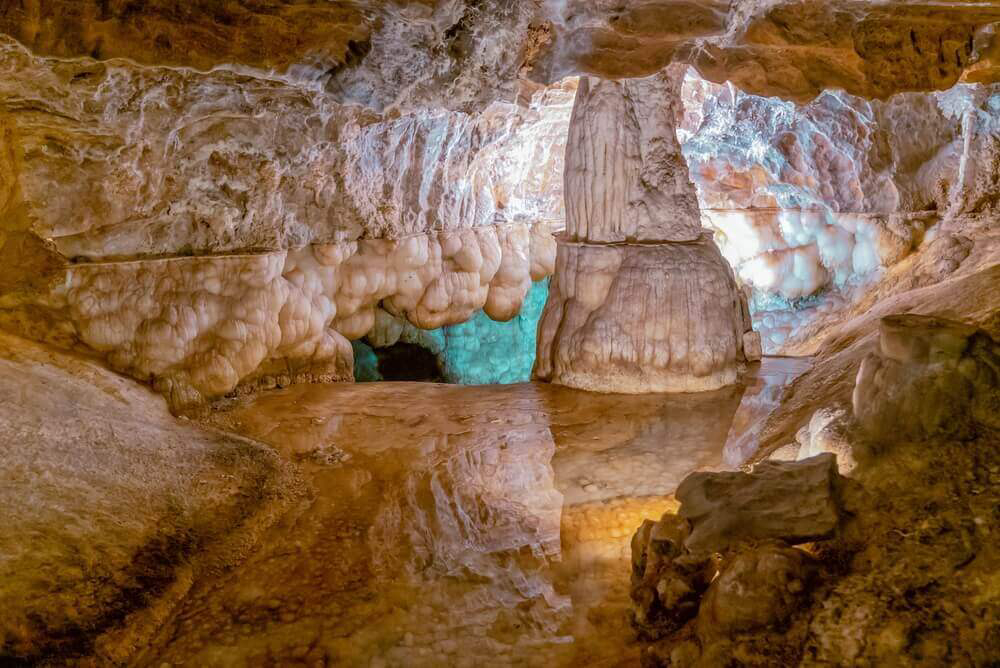 Voyager avec des enfants en hiver Espagne grotte