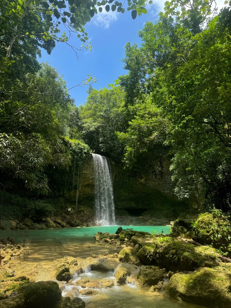 A photo of one of the greatest waterfalls in the Dominican Republic