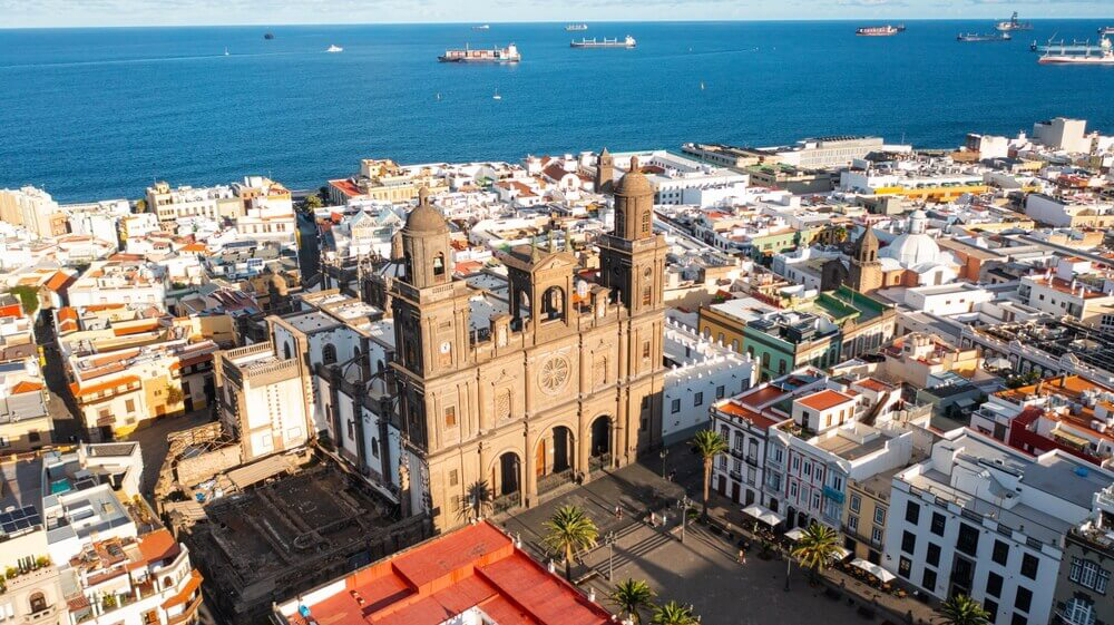 Which Canary Island is the best: Las Palmas de Gran Canaria cathedral, the surrounding area and sea