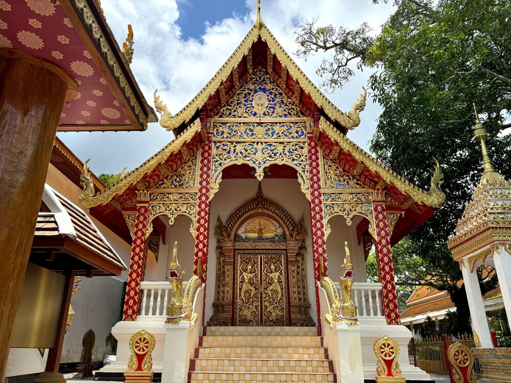 Einer der schönsten Tempel in Chiang Mai: Wat Phra That Doi Suthep.