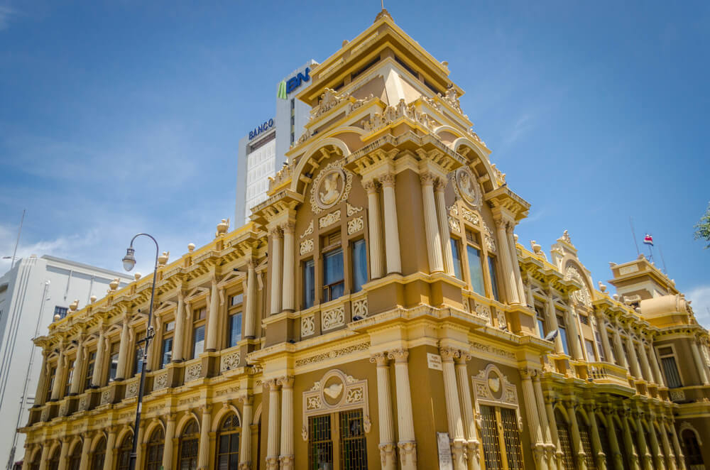Things to do in San José: Take photos at the stunning Correos building.